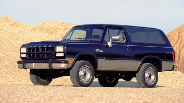 Image for article titled These Are The Two-Door SUVs You Can Find In America, Both New And Old